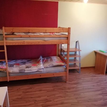 Moderne Ganze Ferienwohnung 1Km Zum Funpark Und Nur 15 Minuten Nach Nuernberg Zirndorf Exteriör bild